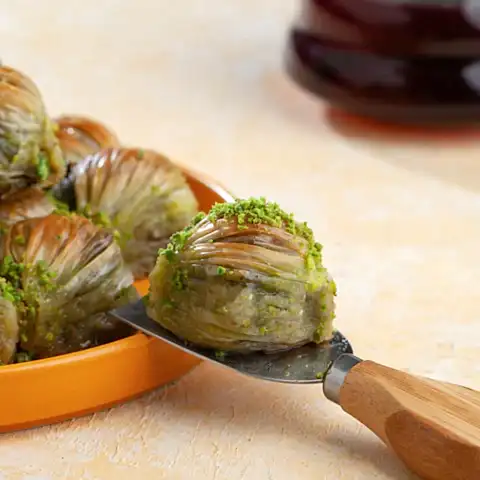 Fıstıklı Midye Baklava